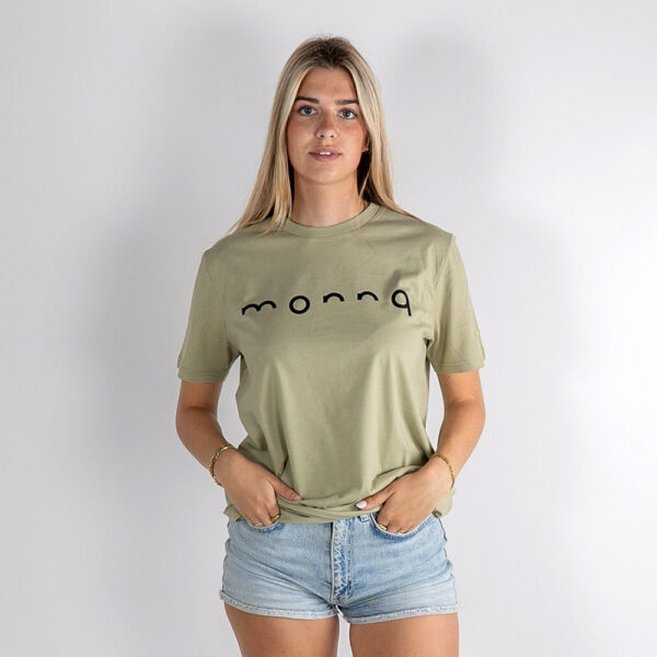 Monnq T-Shirt Sage (Black)