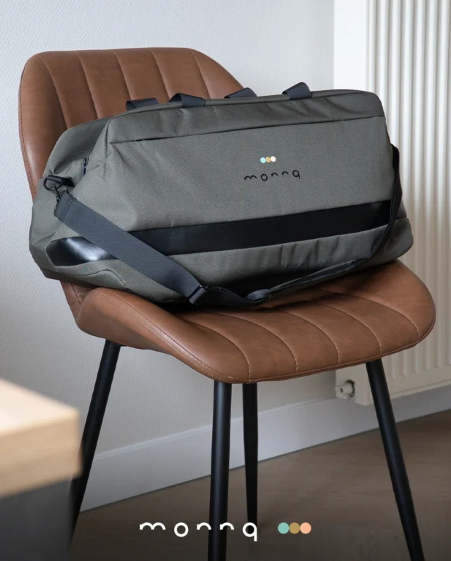 𝗠𝗼𝗻𝗻𝗾 𝗦𝘁𝗲𝗳𝗮𝗻𝗼 𝗗𝘂𝗳𝗳𝗹𝗲 𝗕𝗮𝗴 𝗛𝗲𝗮𝘃𝘆 𝗚𝗿𝗲𝗲𝗻

Deze tas is perfect om al jouw benodigdheden in mee te nemen voor het werk, een weekendje weg of bijvoorbeeld naar de sportschool!

Het gewatteerde laptopcompartiment voor een 15.6-inch laptop zorgt ervoor dat je tas gemakkelijk kunt combineren voor het sporten na je werk!

De schouderriem is afneembaar en verstelbaar. Zo kun je de tas over de schouder dragen, maar ook in de hand.

#monnq #accessories #clothing #men #women #kids #sunglasses #bags #totebag #strawbag #dufflebag #weekendtas #inspo #fashion #fashionblogger #fashioninspo #fashion